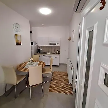 Milla Apartmanhotel 3*